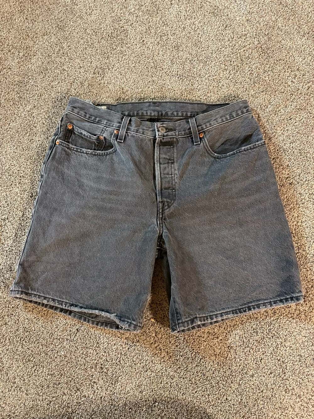 Vintage Women's 90s Levi's Premium 501 Gray Denim Jean Shorts Size 31⁠